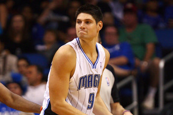 客场2-1力克中国香港，新加坡时隔41年重返亚洲杯正赛